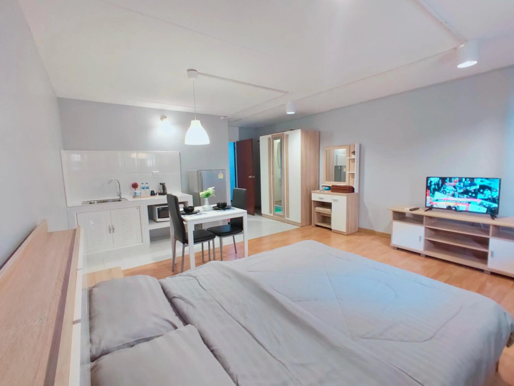 Deluxe at Popular Condo