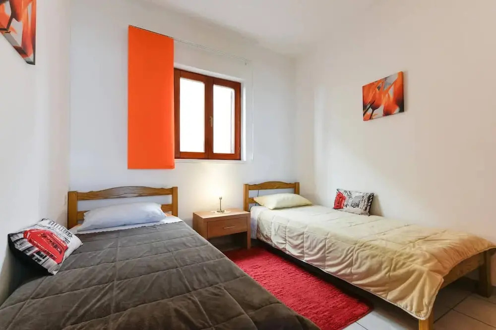 Nearby Beach, Modern Apartment Arena