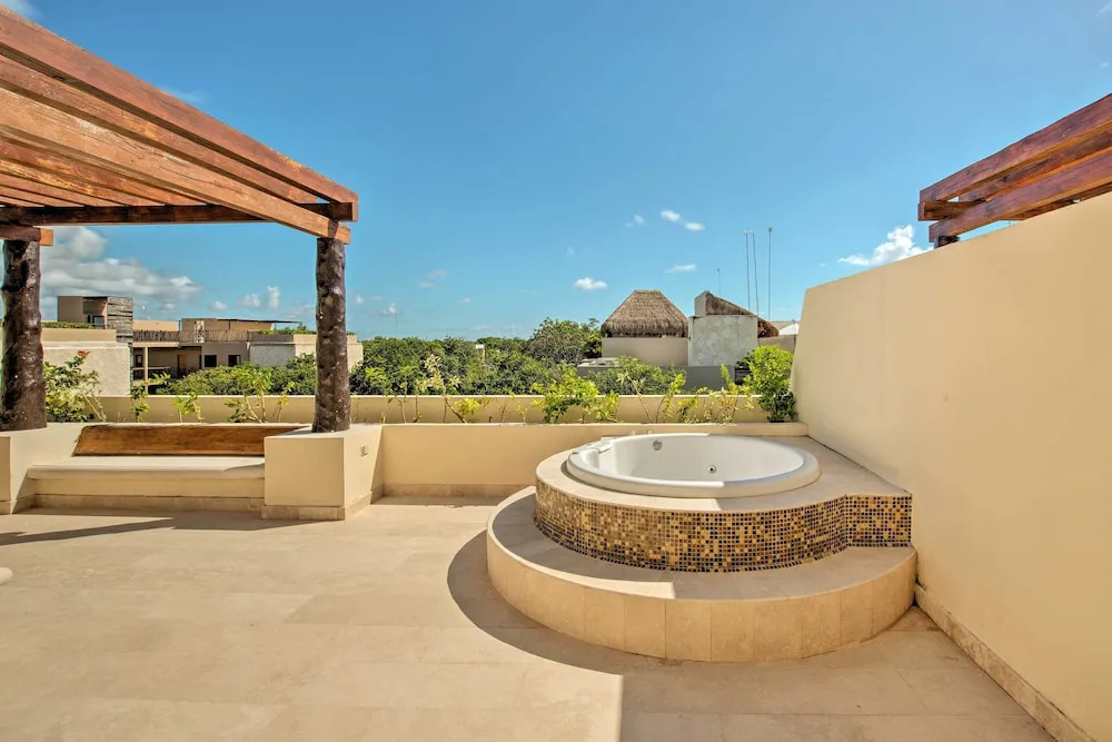 Resort-style Condo 3 Miles to Historic Tulum Ruins