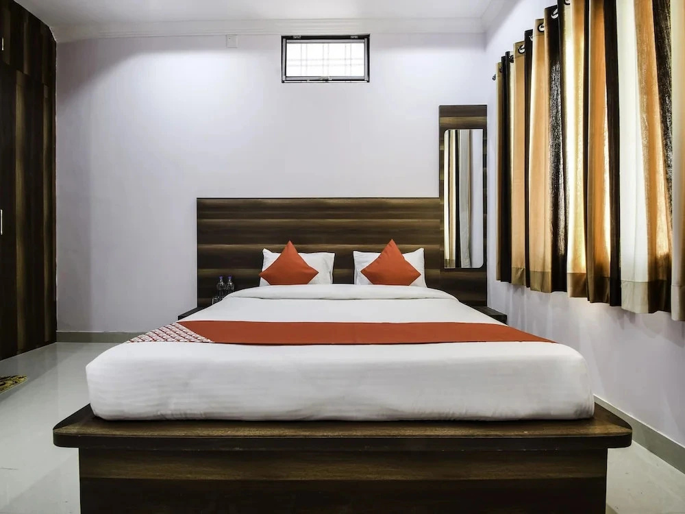 Yash Palace By OYO Rooms