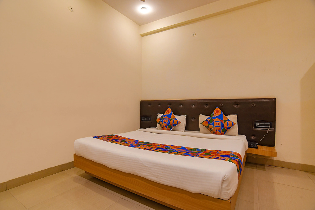Super Hotel O MP Nagar Near Rachna Tower