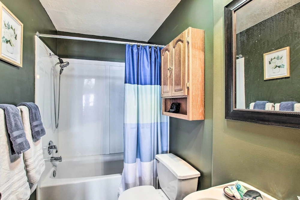 Cozy Eden Condo w/ Mtn Views in Wolf Creek Resort!