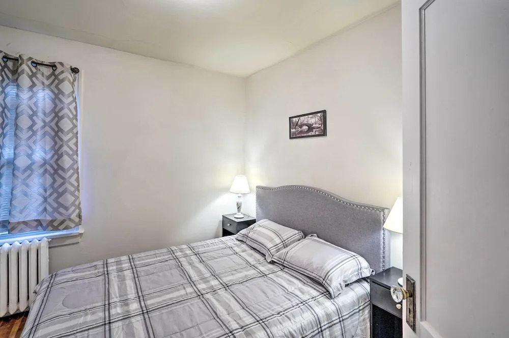 Charming Albany Retreat ~ 3 Mi to Downtown