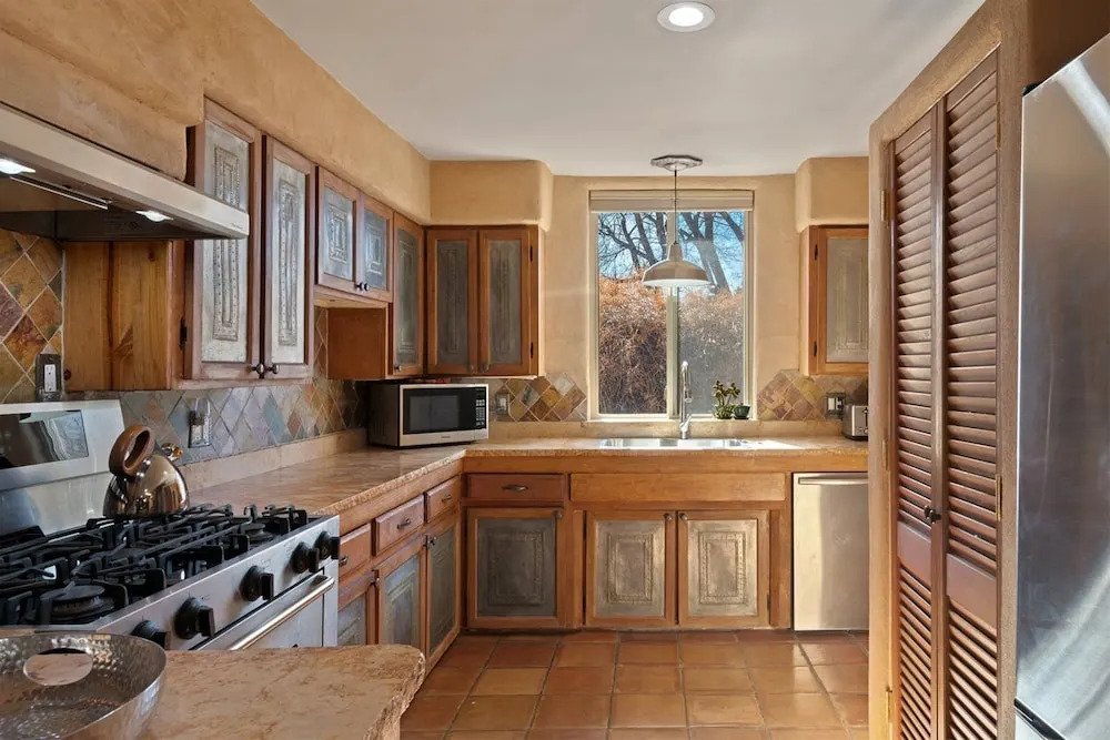 Casa Carmen Zia - Comfortable East Side Elegance - NEW Listing