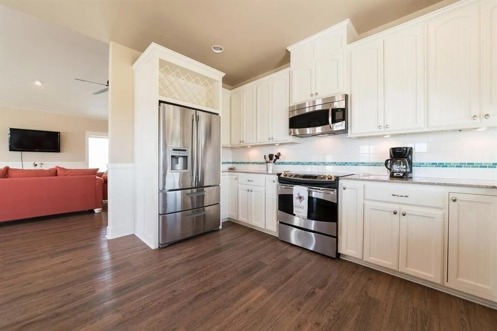 Bienvenu To The Beach 3 Bedroom Home by RedAwning