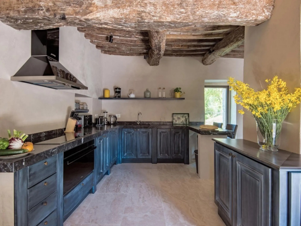 Luxury Villa Inside a Splendid Estate-villa Piuma