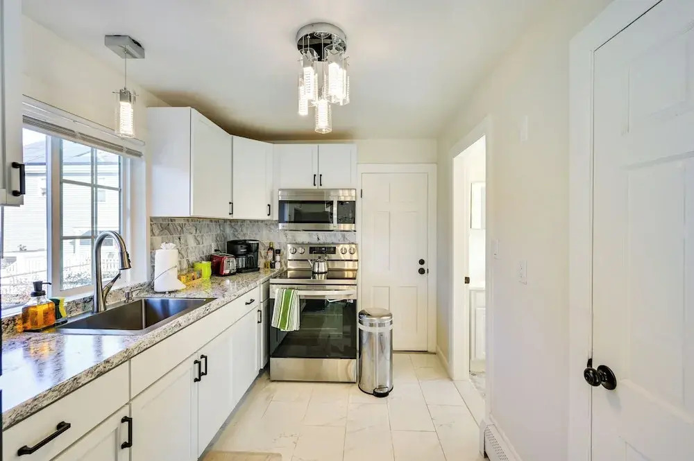1 Mi to Downtown Salem: Studio w/ Fire Pit Access