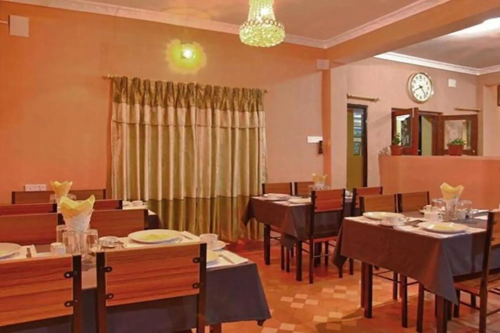 Hotel Arhant Inn