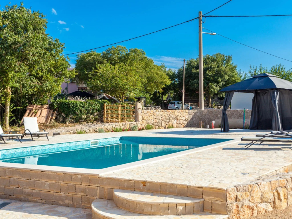 Gorgeous Villa With Private Swimming Pool and Covered Terrace