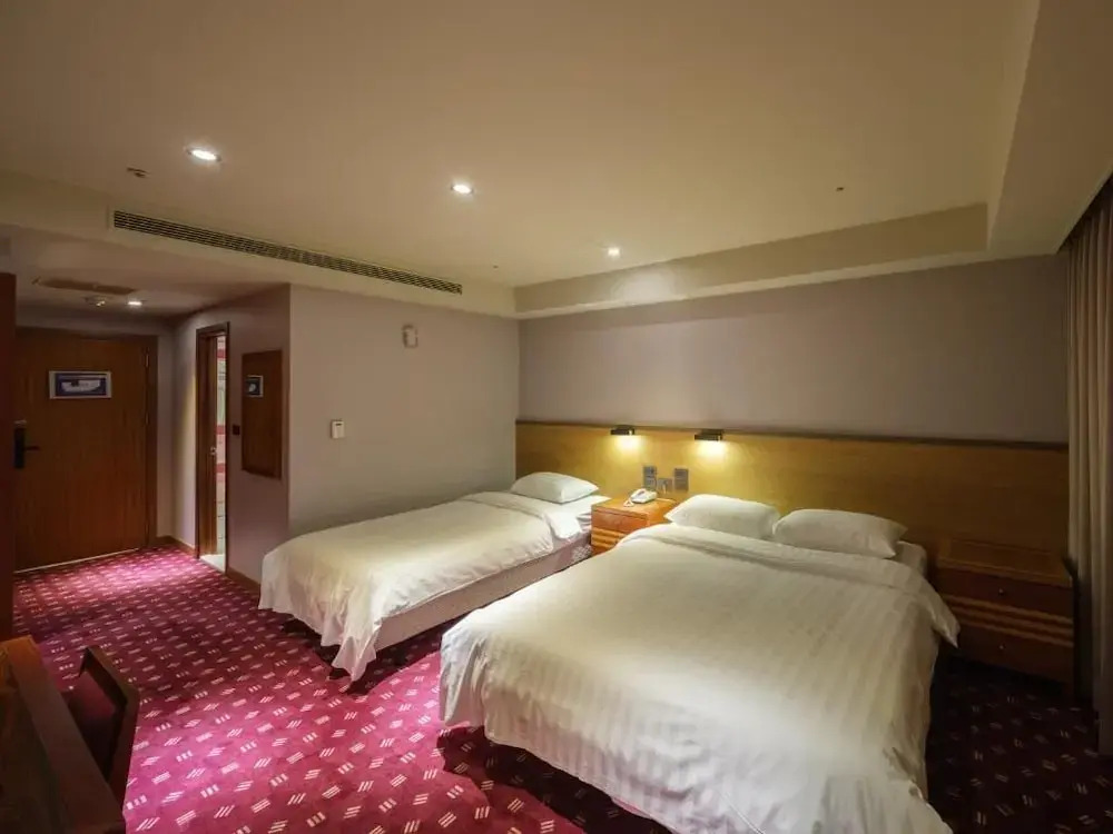 Rich & Free Hotel - Fuzhong 富逸旅趣-板橋府中館