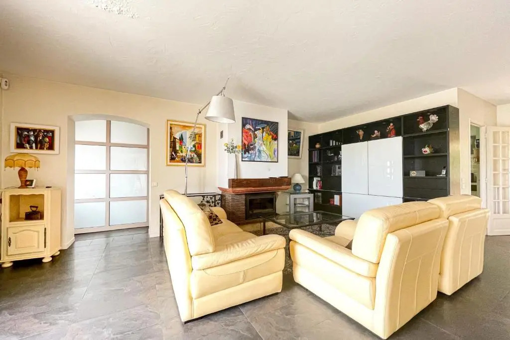 Beautiful House in residence on Mandelieu with SWIMMING POOL access