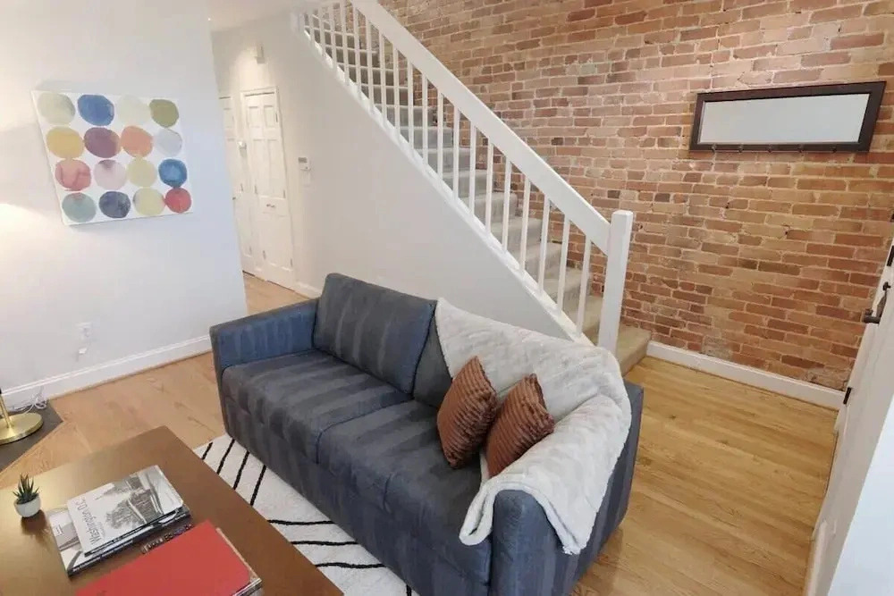 Penn & Ten- Spacious Capitol Hill Rowhouse