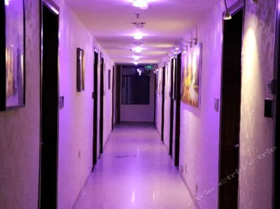 Golden Bay Hotel