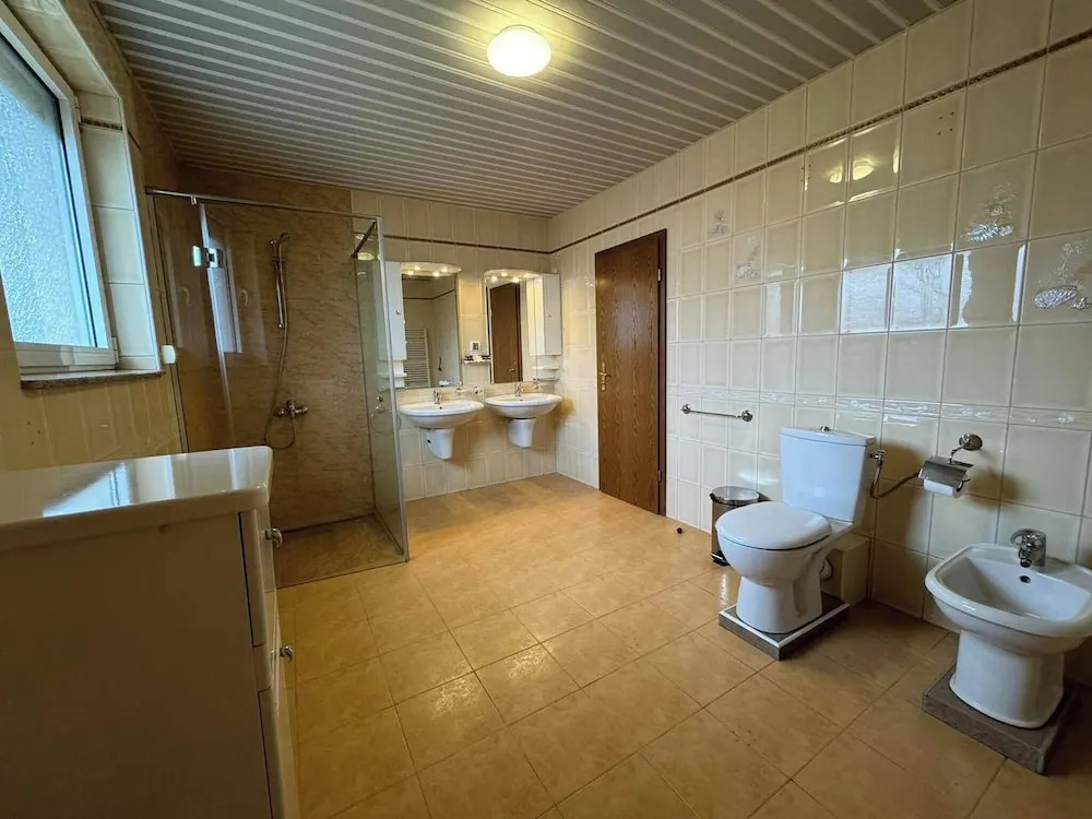 Villa Boyana City & Relax with Hot Jacuzzi and Sauna by BookVillaBG