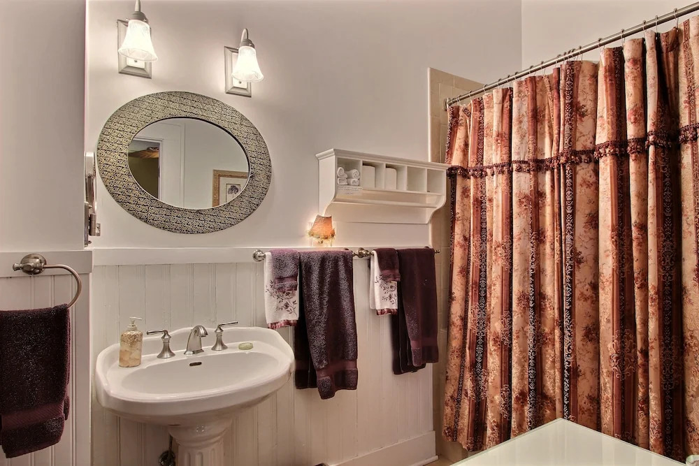 Green Palm Inn