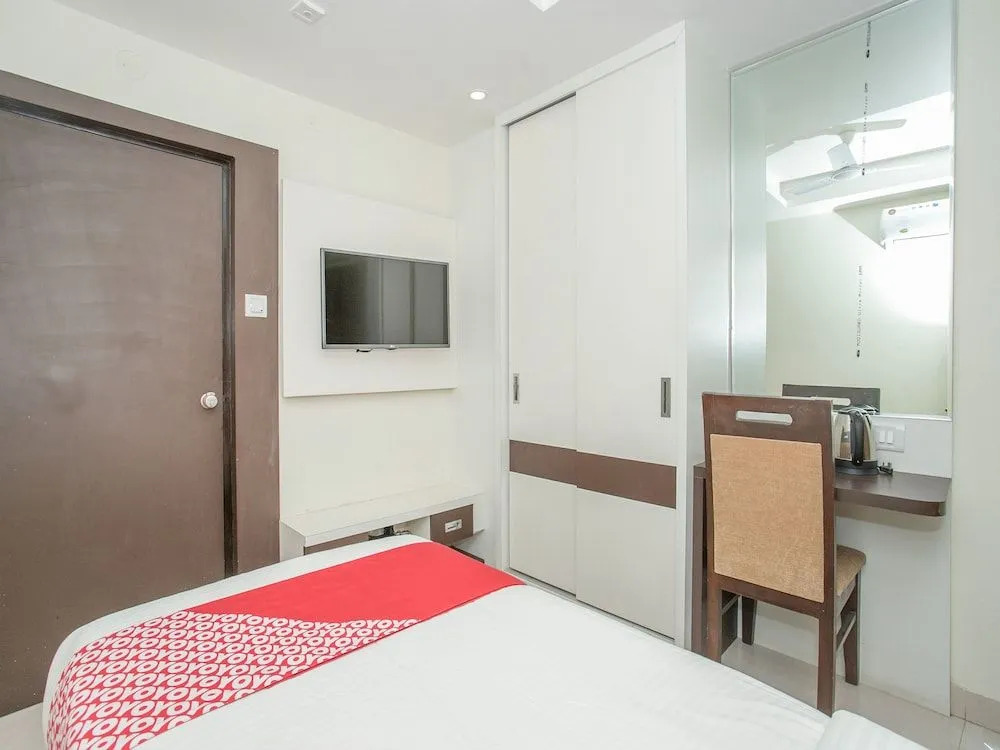 OYO 13786 Rekha Residency