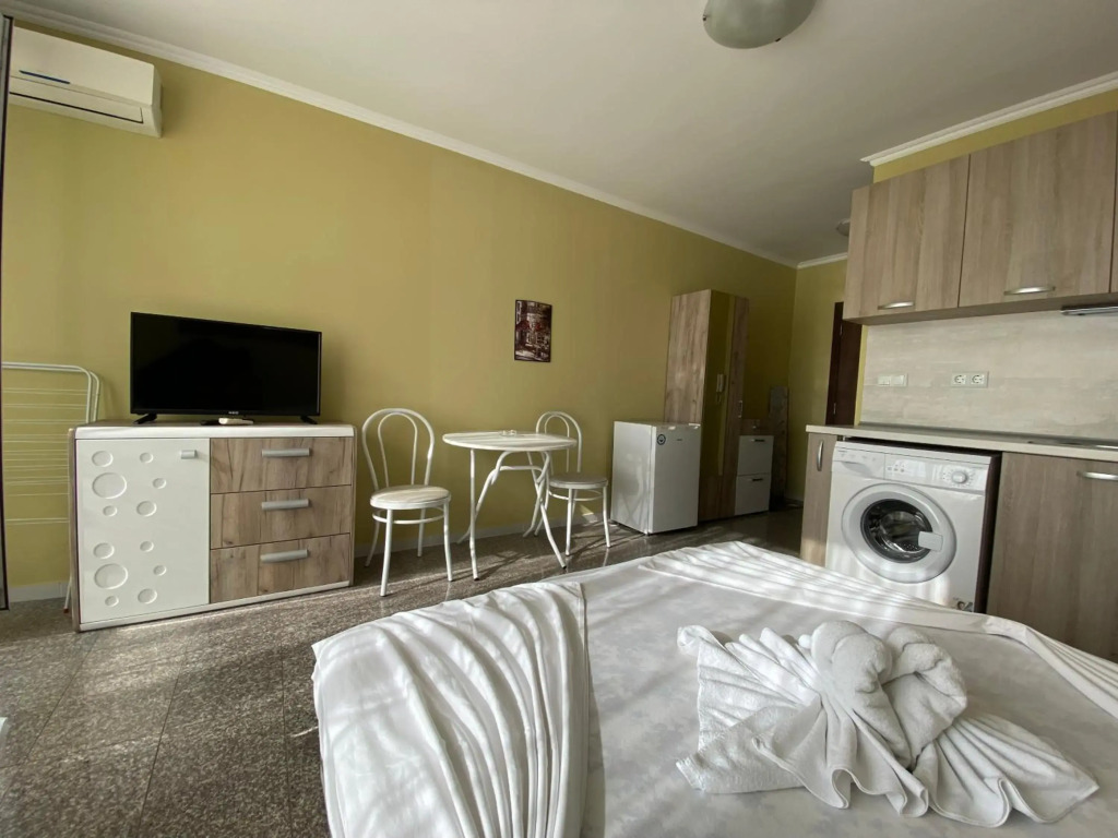 One Bedroom Apartment Admiral Plaza C 45