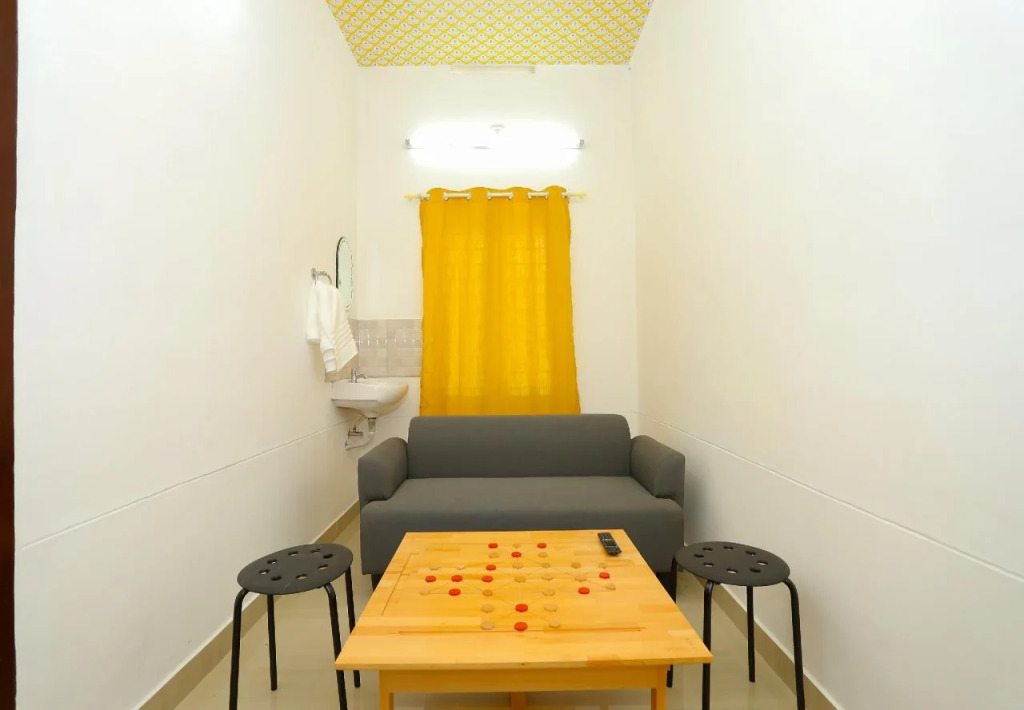Oyo 25117 Grand Villa