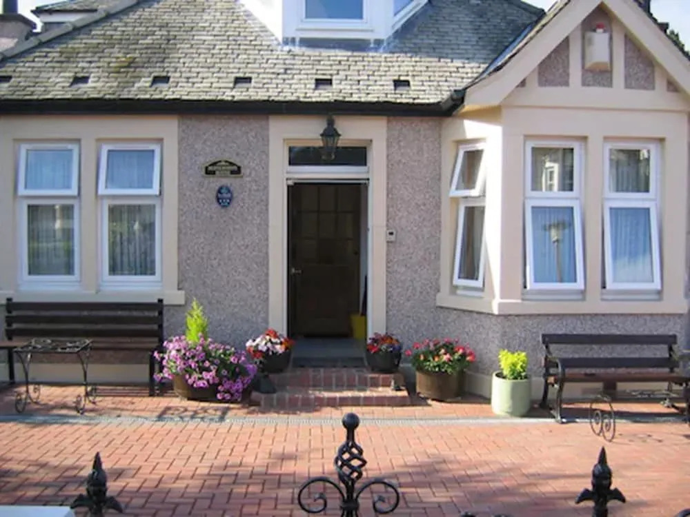 Blinkbonny House