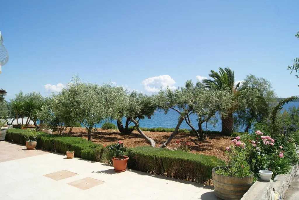 Apartmani Braco Caratan
