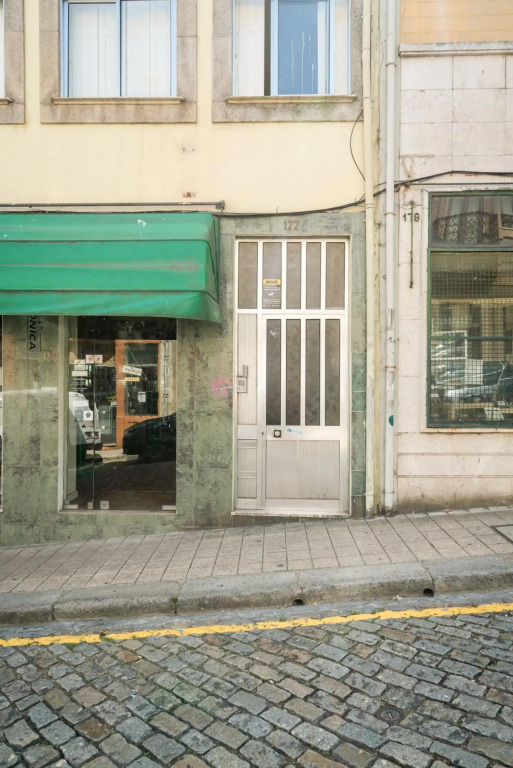 Large Flat w/ Terrace | Ace Location @ Aliados