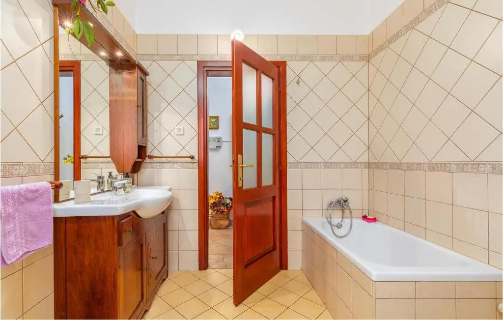 Beautiful Home In Pula