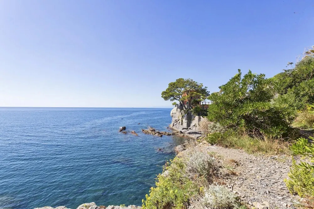 Yellow Suite a Recco by Wonderful Italy