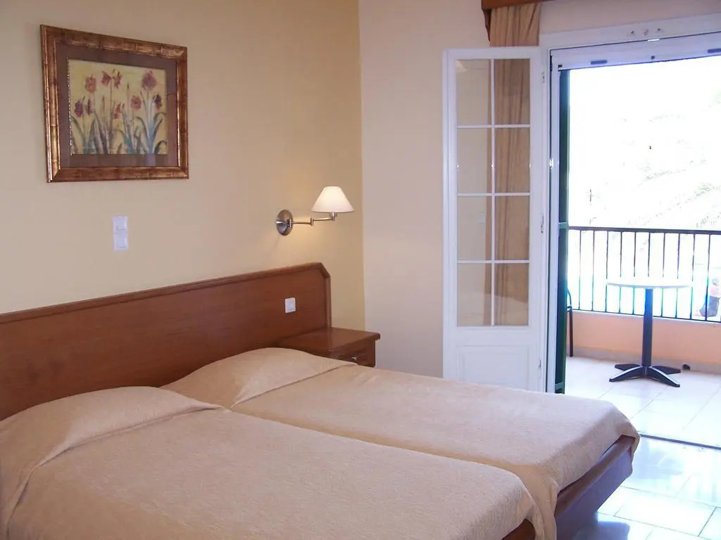 Perros Hotel