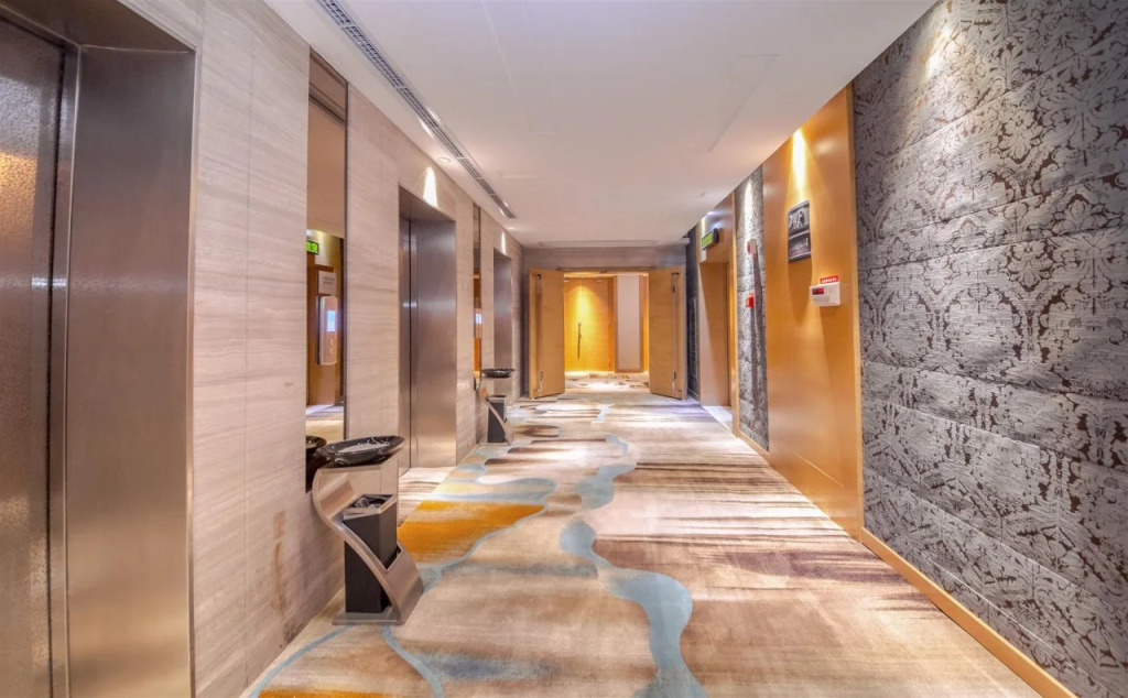 Grandskylight Hotel