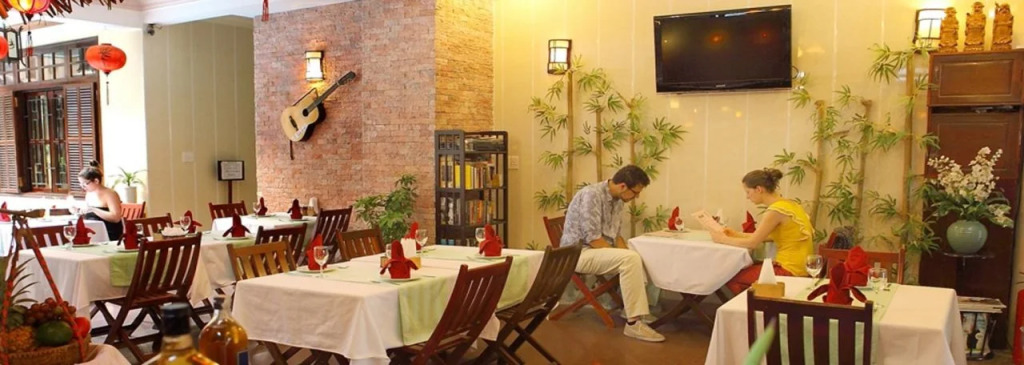 Nhi Nhi Hotel