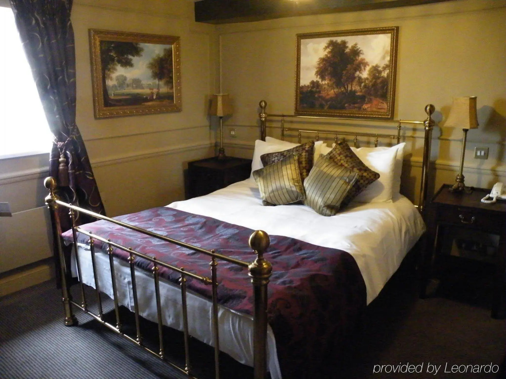 Saracens Head Hotel by Greene King Inns