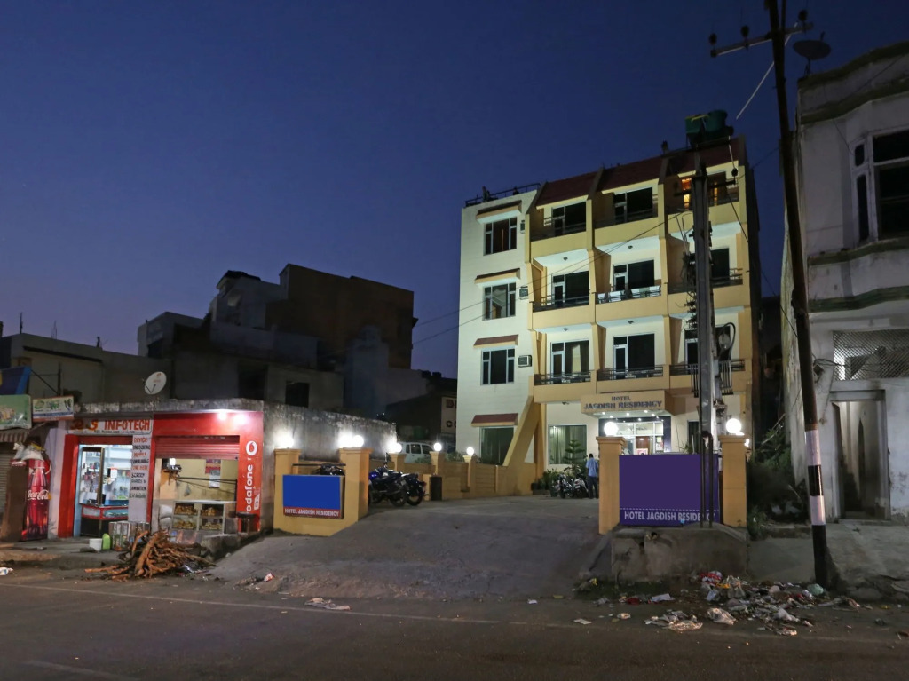 OYO 7358 Hotel Jagdish Residency