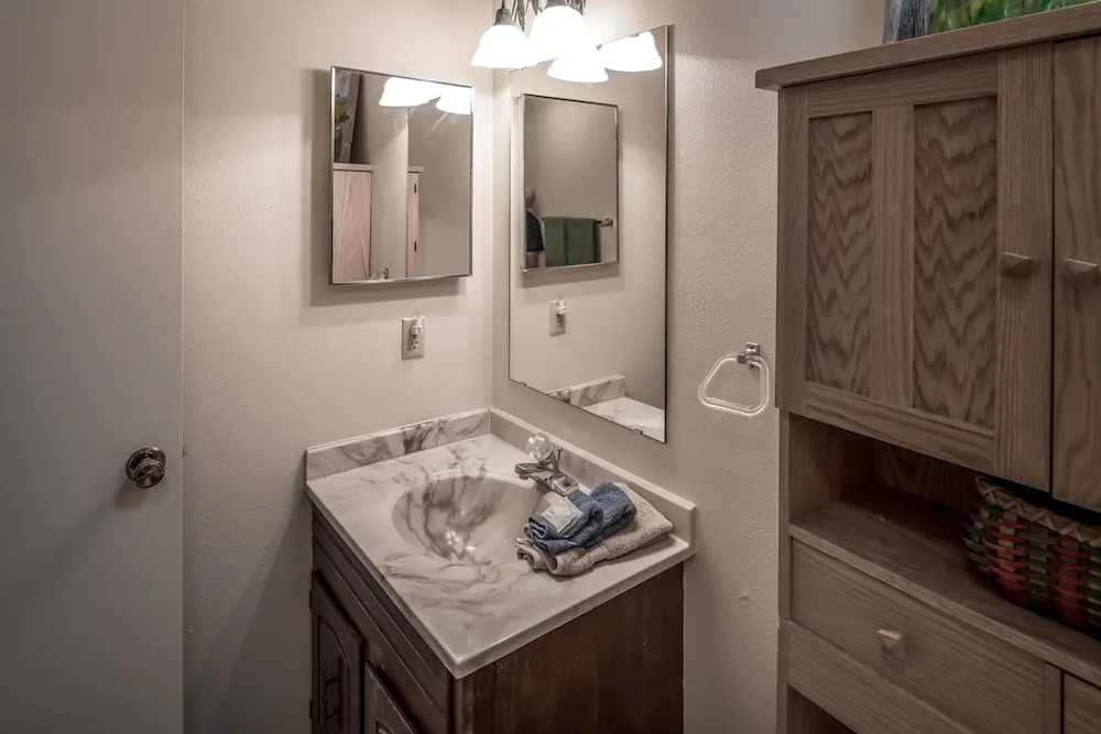 101 Williams - Three Bedroom Cabin