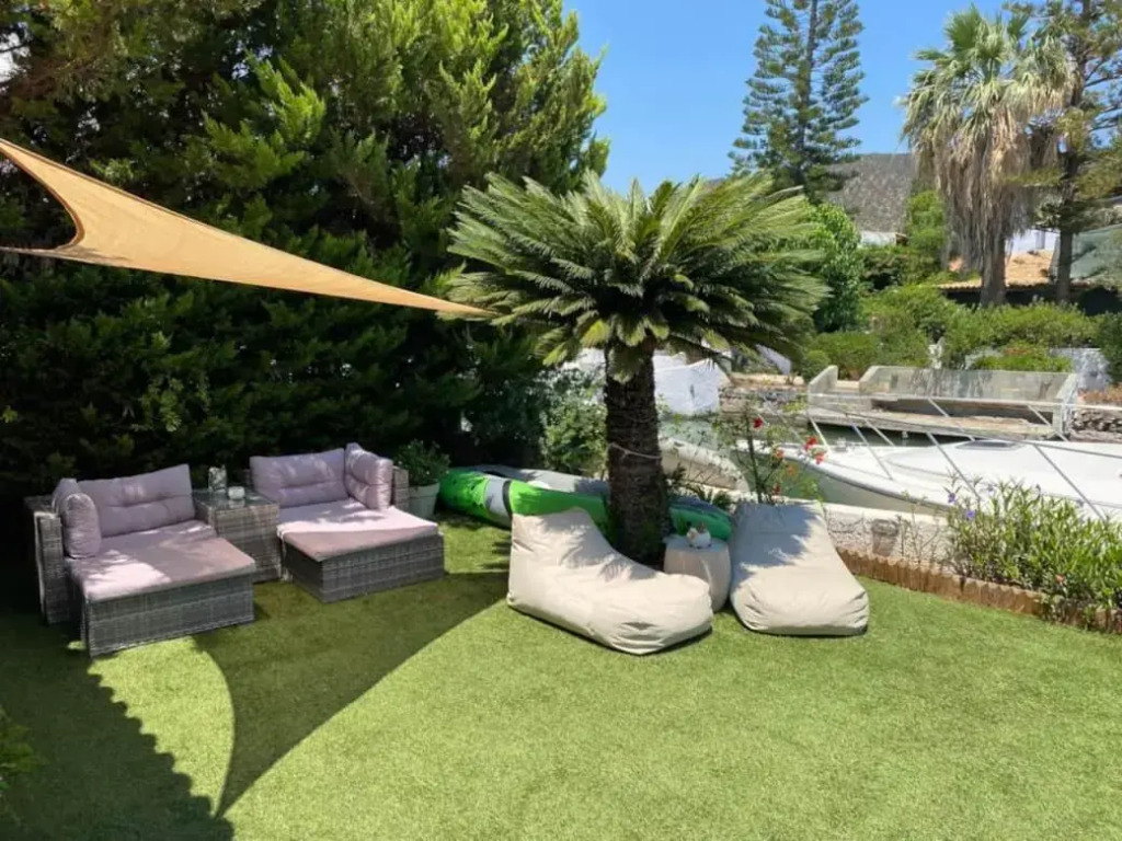 Villasonboard Dock Villa 3 Bed, 3 Bath, Canal, Greek Venice Porto Hydra