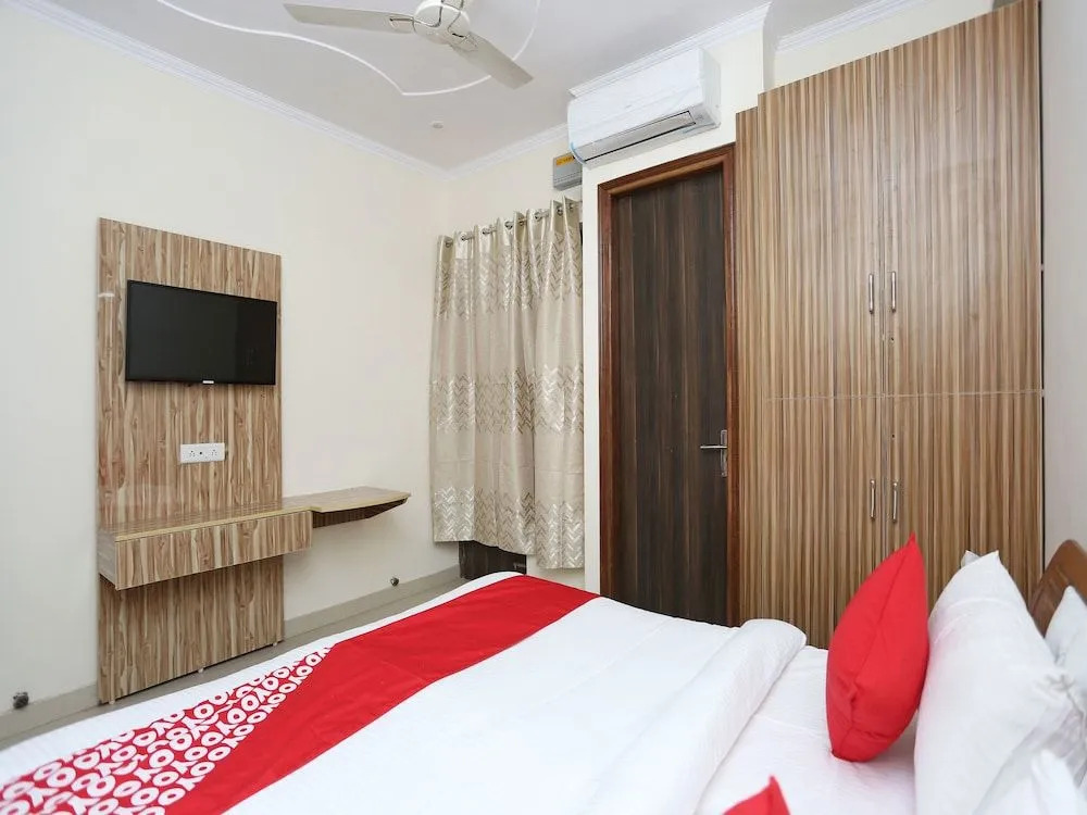 OYO 13115 Star Guest House