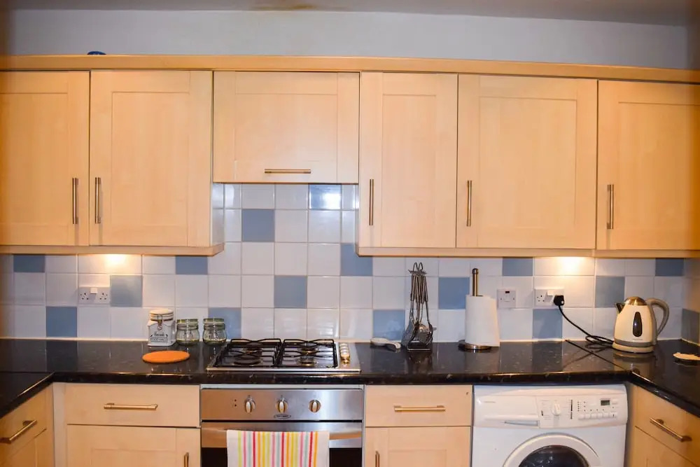 Bright 2 Bedroom Home in Edinburgh