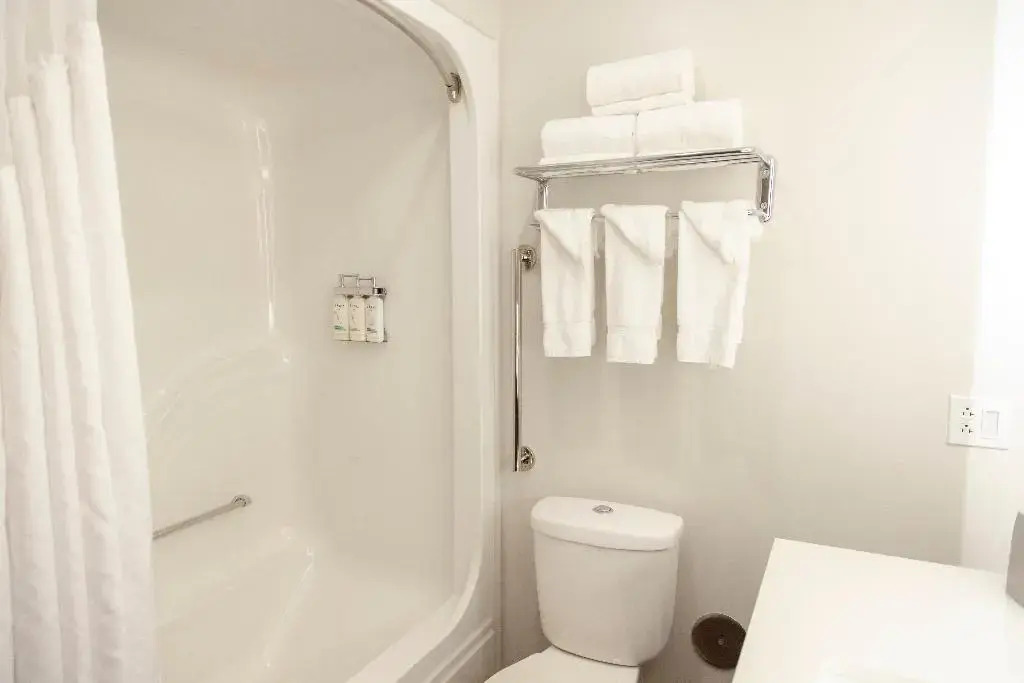 Holiday Inn Express Marshfield - Springfield Area by IHG