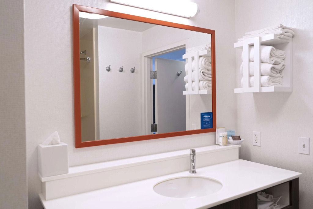 Hampton Inn & Suites Seal Beach