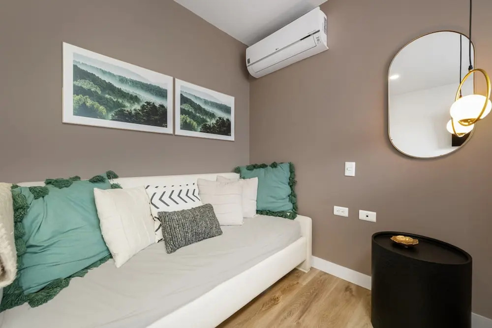 Go Living Suites - 904
