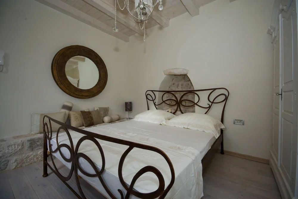 Old Town Ivory Apartments