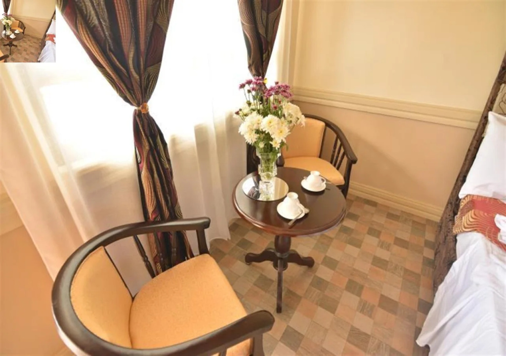Roz And Angelique's Inn & Suites