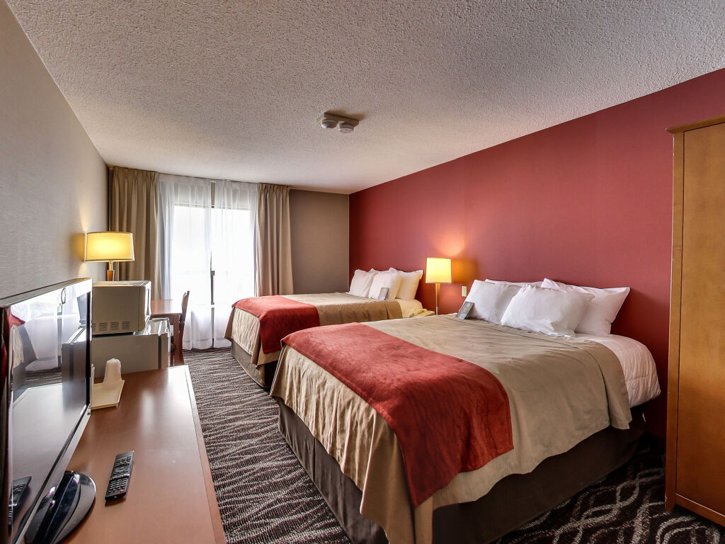 Book Comfort Inn Oshawa in Whitby right now! - Whitby-ca.inhotels.net