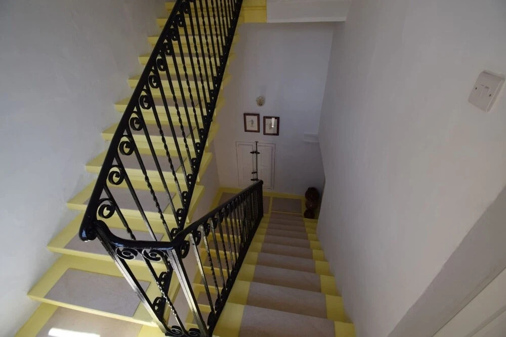 Stylish and characterful townhouse - views, A/C