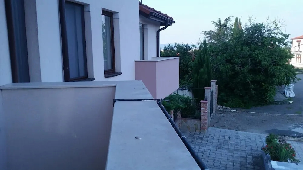 Remarkable 2-bed Apartment in Aleksandrovo