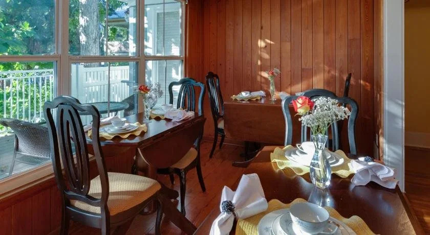 SeaGlass Inn