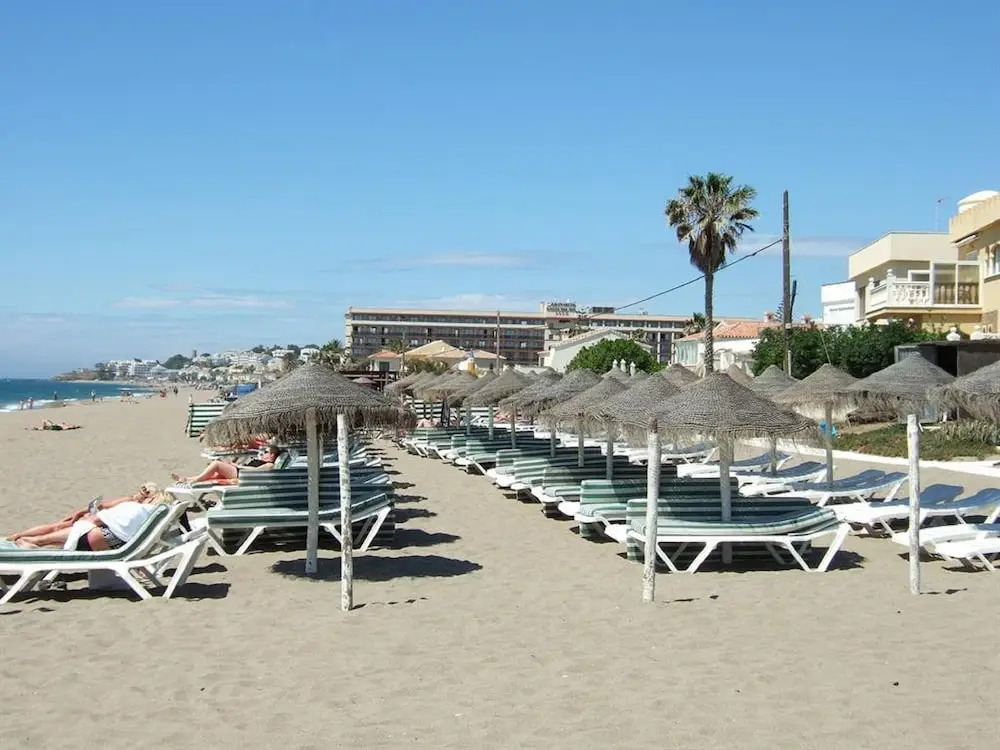 First Line Beach Mar y Sol Lubina
