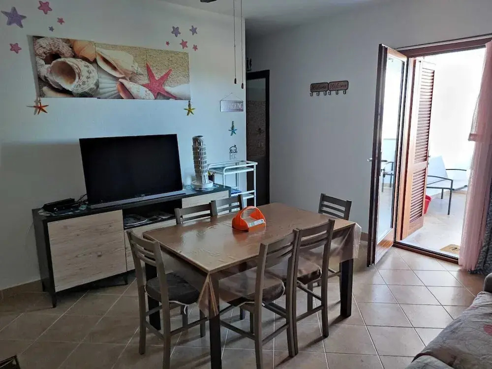 Villa 6 Beds Just Minutes From San Teodoro