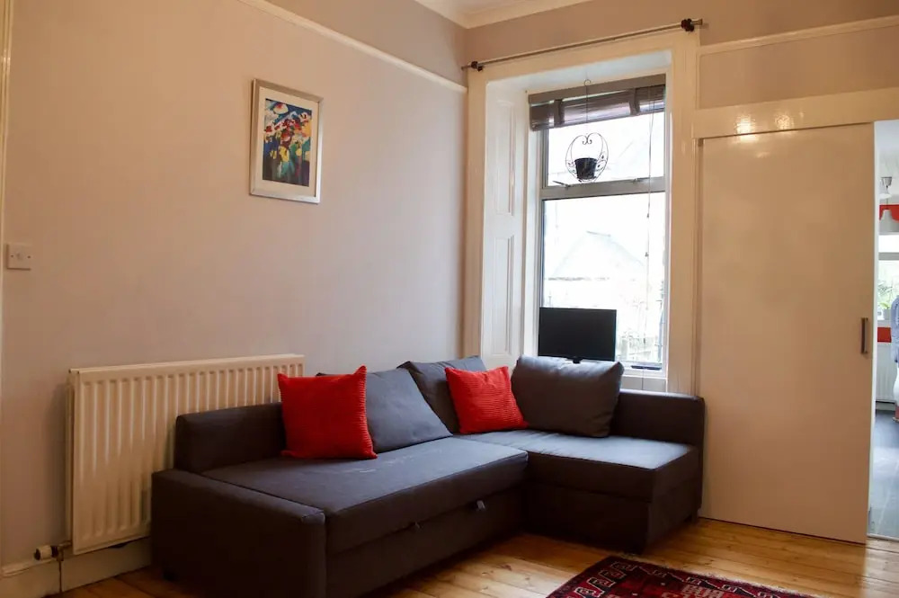 Garden Home Near City Centre With Parking, Sleeps 5