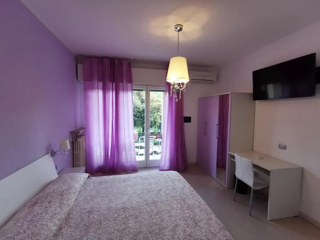 Ai Giardini Rooms -vicino Ospedale Borgo Trento e centro storico