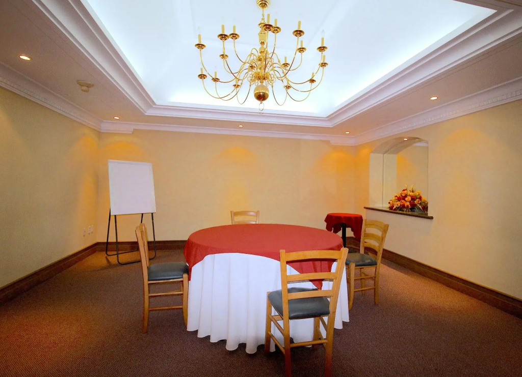 Hafersons Inn Hotel & Suites